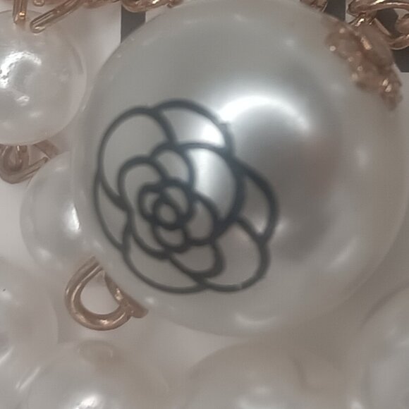 PEARL LUXURY KEYCHAIN CRYSTAL PERFUME BOTTLE - Picture 8 of 9